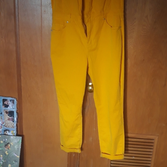Soho New York and Company yellow jumper - Picture 2 of 3